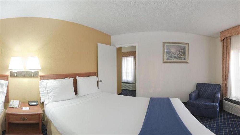 Holiday Inn Express & Suites Nashville-I-40 & I-24 Екстер'єр фото