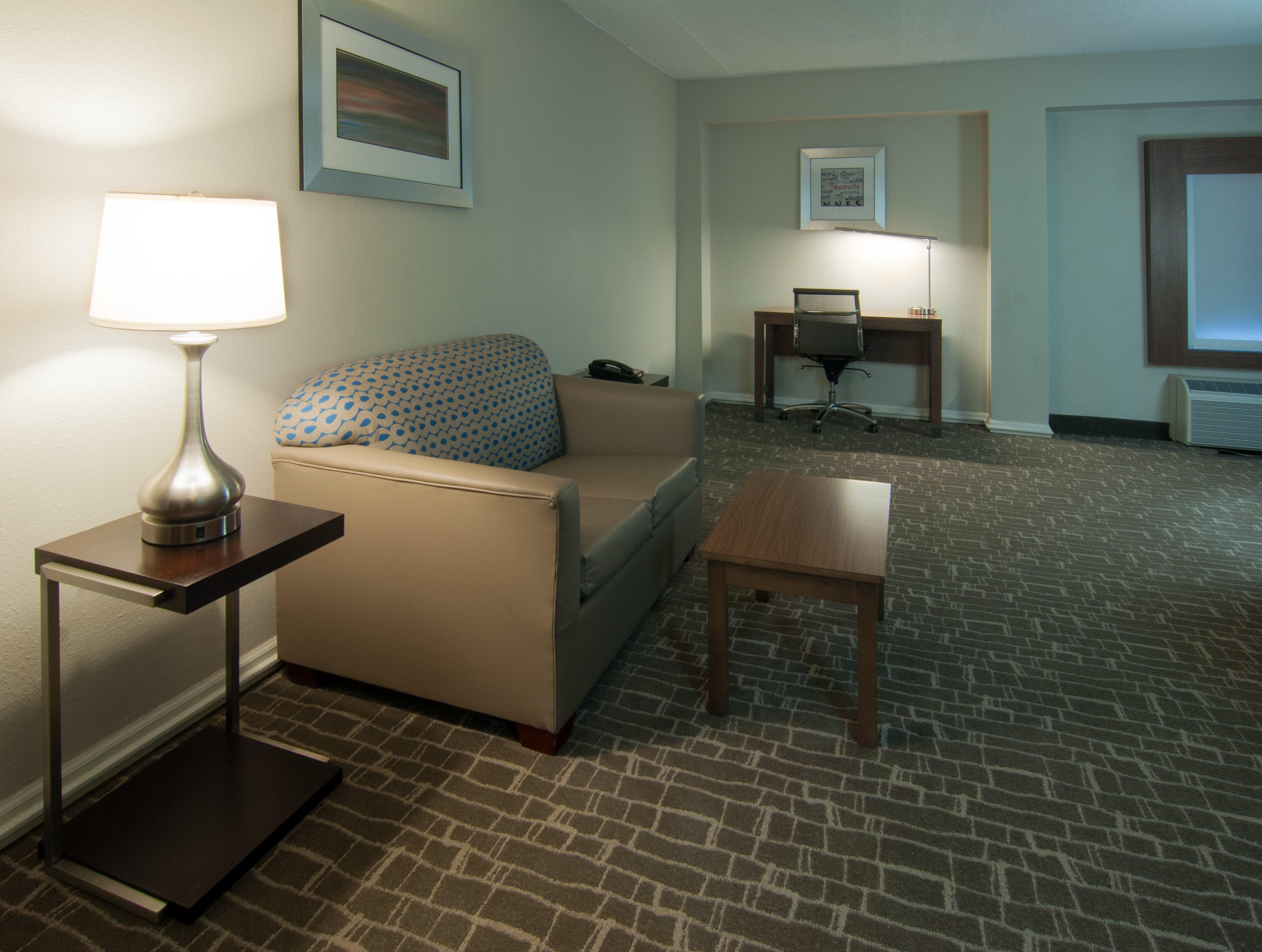 Holiday Inn Express & Suites Nashville-I-40 & I-24 Екстер'єр фото