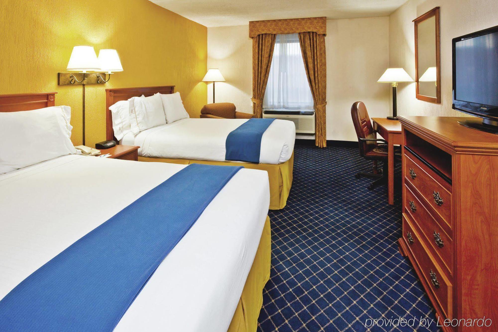 Holiday Inn Express & Suites Nashville-I-40 & I-24 Екстер'єр фото