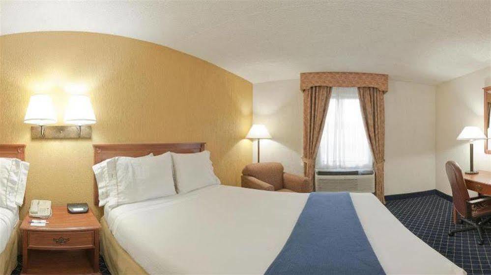 Holiday Inn Express & Suites Nashville-I-40 & I-24 Екстер'єр фото